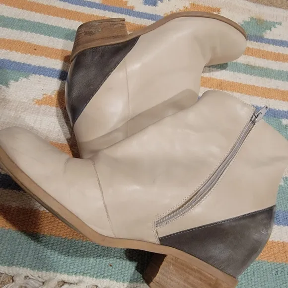 Maison Martin Margiela Cream and Gray Ankle Boots