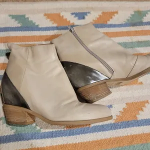 Maison Martin Margiela Cream and Gray Ankle Boots