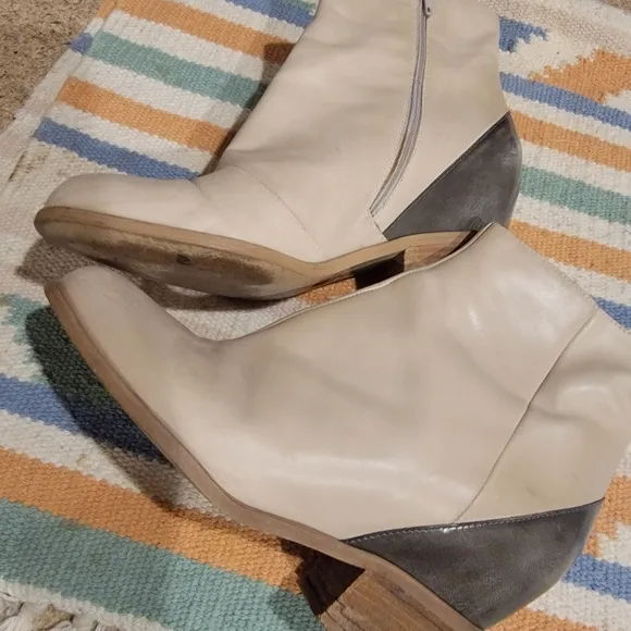 Maison Martin Margiela Cream and Gray Ankle Boots