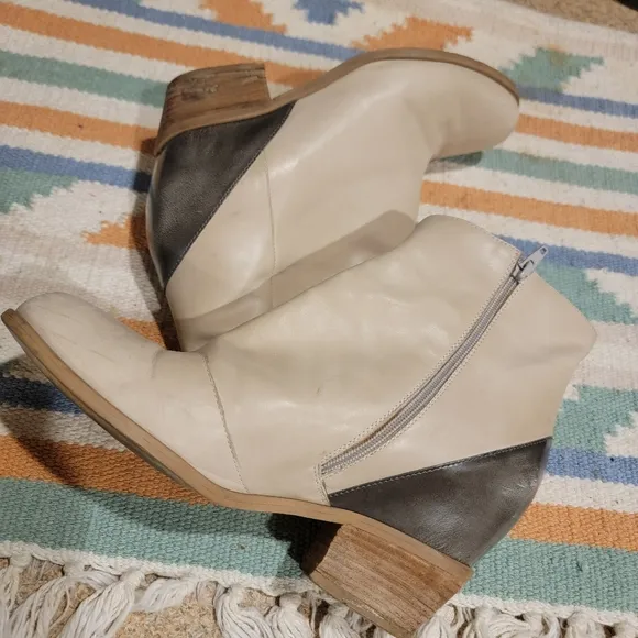 Maison Martin Margiela Cream and Gray Ankle Boots