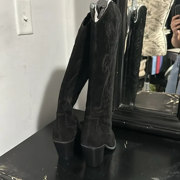 MANGO Black Cowgirl Boots