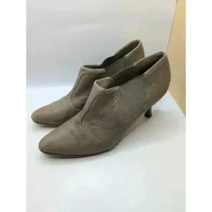 Manolo Blahnik Kitten Heel Pointed Toe Elastic Sides Ankle Boots Size 36.5