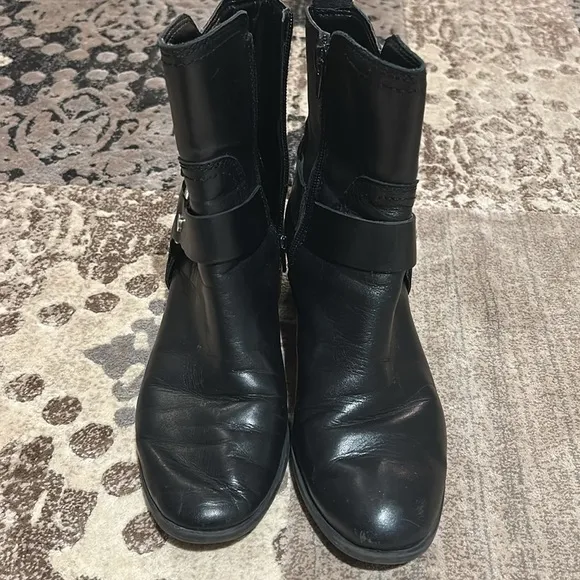 Marc Fisher Dalary Black leather motorcycle ankle boots sz 6