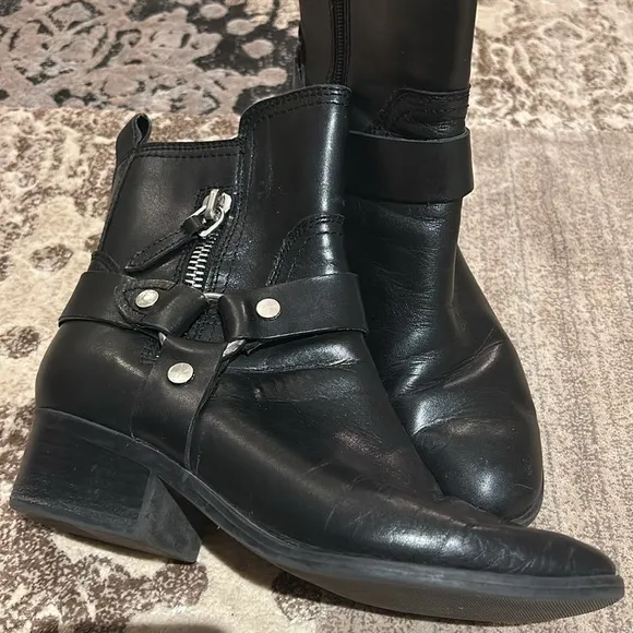 Marc Fisher Dalary Black leather motorcycle ankle boots sz 6