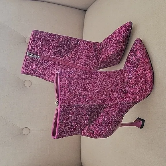 Marc Fisher Fuschia Hot Pink Metallic Glitter Boots sz 6.5 party boots like new