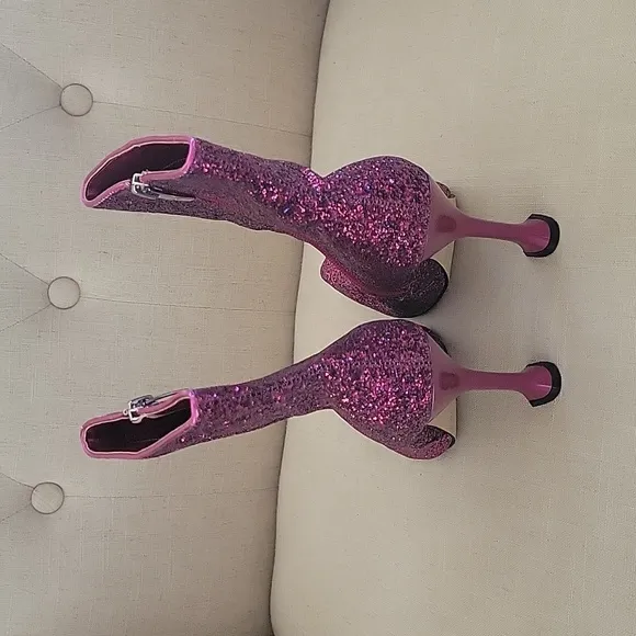 Marc Fisher Fuschia Hot Pink Metallic Glitter Boots sz 6.5 party boots like new
