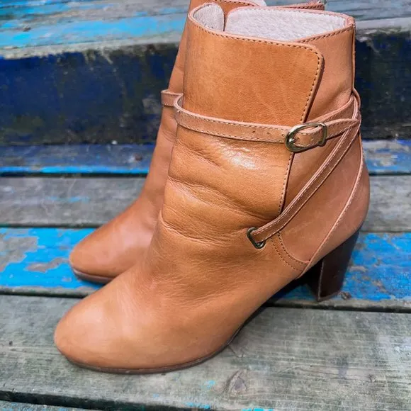 MASSIMO DUTTI Leather Ankle Strap Boots