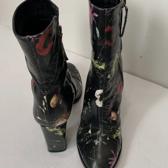 Matisse ankle boots size 8