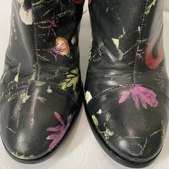 Matisse ankle boots size 8