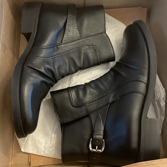 MATISSE BLACK LEATHER ANKLE BOOTS.  NEW IN BOX