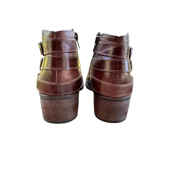 Matisse Brown Leather Buckle Ankle boots 9 western