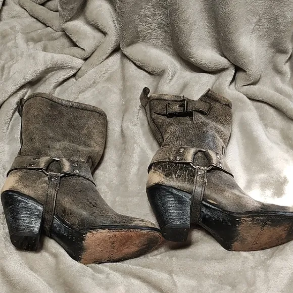 Matisse Helms Boots Distressed Leather gray/brown ankle chelsea boots size 7.5