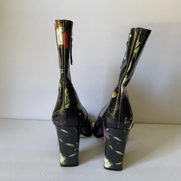 Matisse leather black floral graffiti print ankle boots size 9 1/2