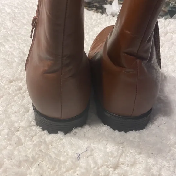 mens Ambassador solid brown all leather ankle boots size 8.5 D