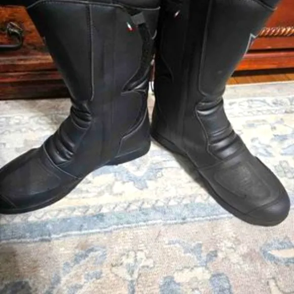 Mens - Dianese Gore-tex motorcycle boots US 13.5