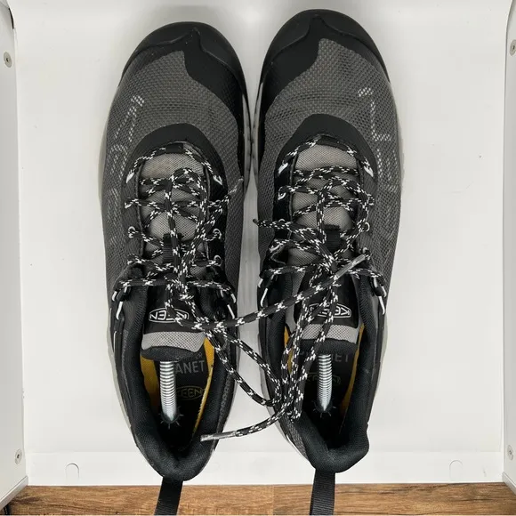 Men’s KEEN NIXS EVO Waterproof Shoes Size 11