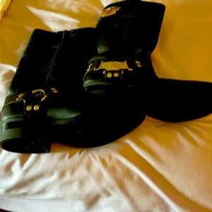 Mens size 7 1/2  brand new Harley Davidson motorcycle boots oil resistant