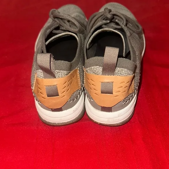 Merrell Brindle Vibram Sneakers with Modern Design Size 9.5