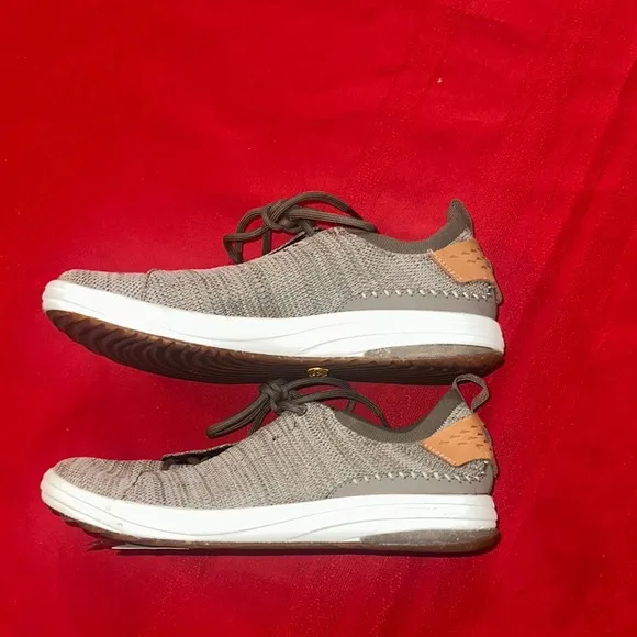 Merrell Brindle Vibram Sneakers with Modern Design Size 9.5