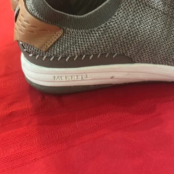 Merrell Brindle Vibram Sneakers with Modern Design Size 9.5