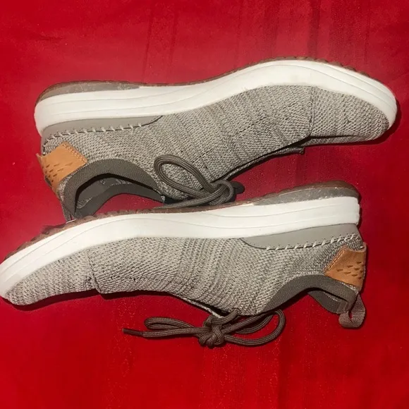 Merrell Brindle Vibram Sneakers with Modern Design Size 9.5