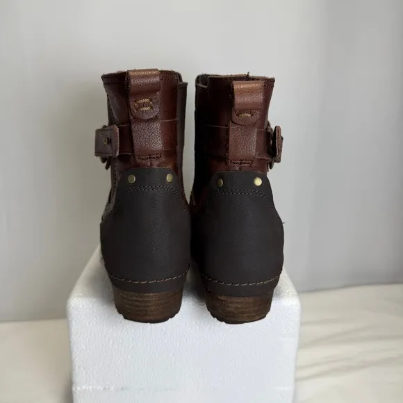 Merrell Leather Ankle Boots Buckle Accents Brown Chelsea Style US 7