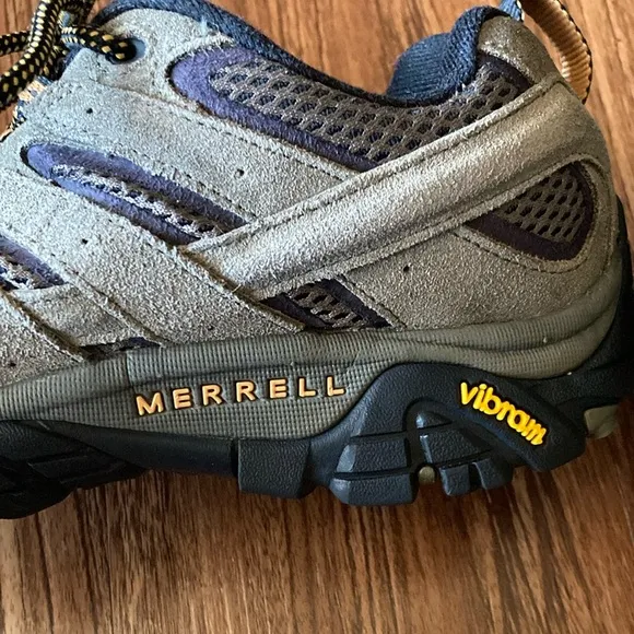 Merrell Moab Men's size 8 Hiking Shoes - Brown and Black