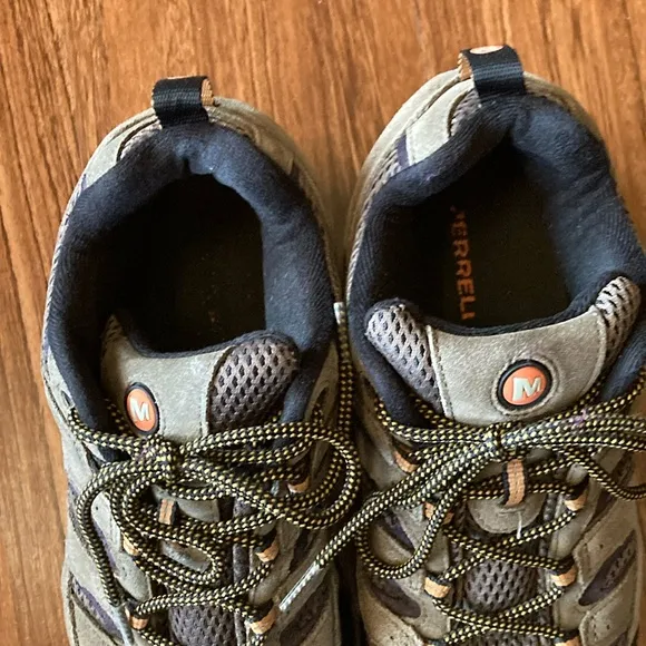 Merrell Moab Men's size 8 Hiking Shoes - Brown and Black