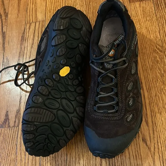MERRELL Shoes Waterproof &amp; Reinforced Toe