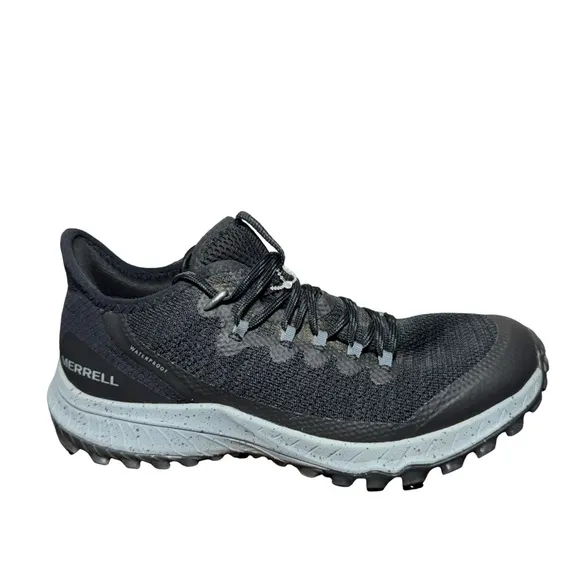 Merrell Women’s Black and Gray Trail Running Shoes size 9 waterproof