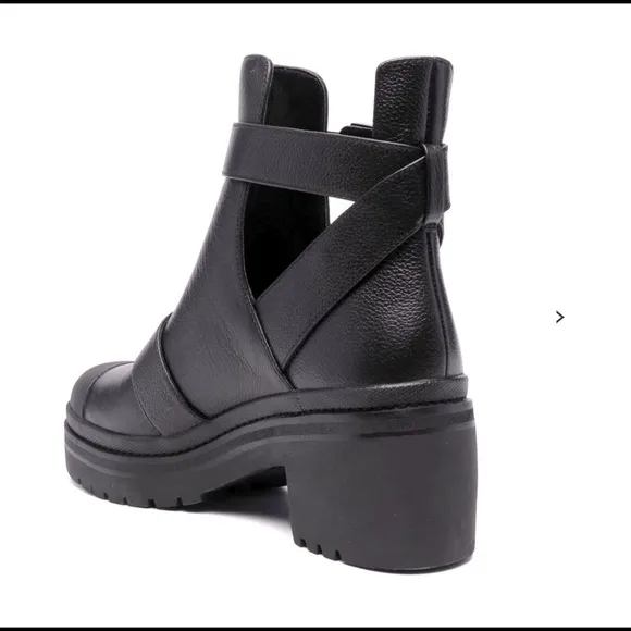 Michael Kors Corey Cut-Out Buckle Ankle Boot In Grained Leather Size 7