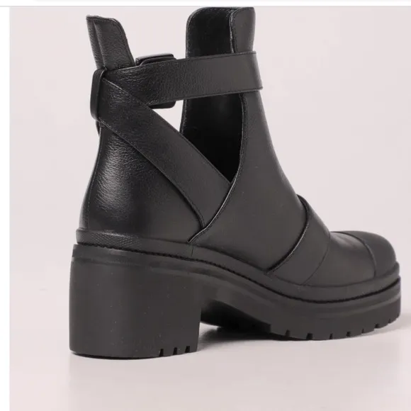 Michael Kors Corey Cut-Out Buckle Ankle Boot In Grained Leather Size 7