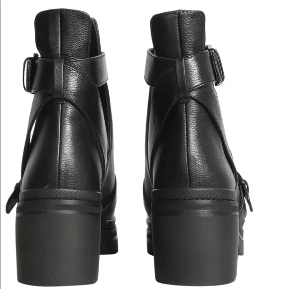 Michael Kors Corey Cut-Out Buckle Ankle Boot In Grained Leather Size 7