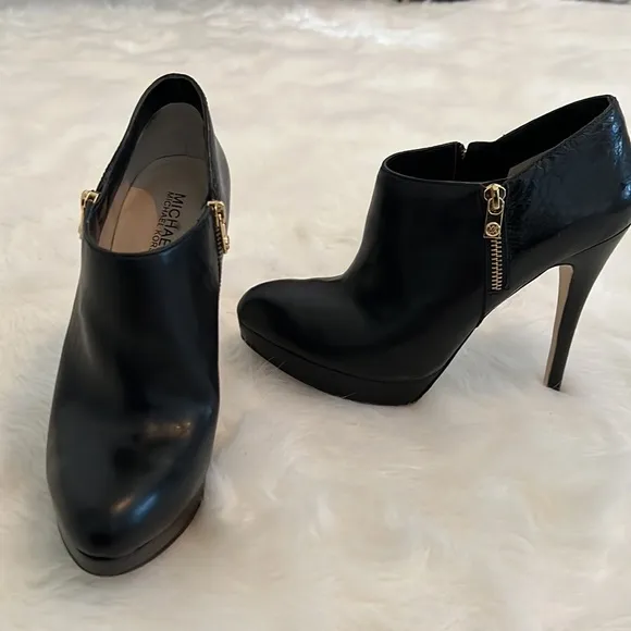 MICHAEL Michael Kors Black Leather &amp; Python York Ankle Boots Size 10