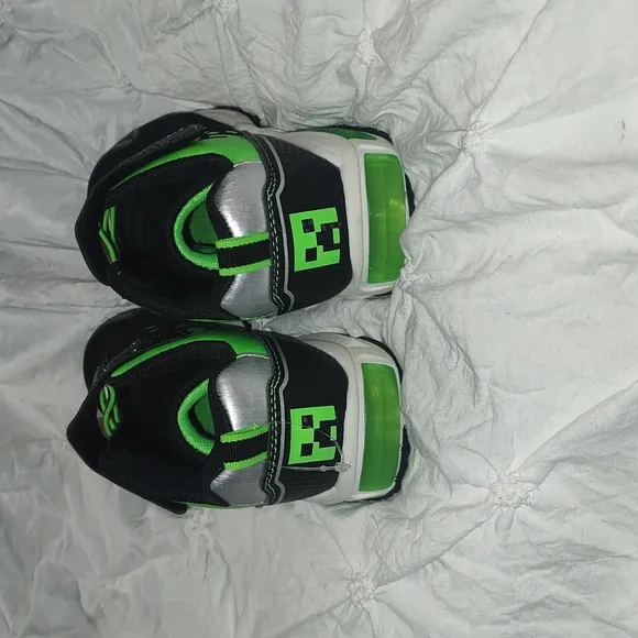 Minecraft Size 13 Kid Boy Shoes - Black and Green NWOT