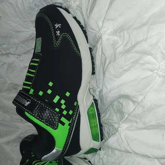 Minecraft Size 13 Kid Boy Shoes - Black and Green NWOT