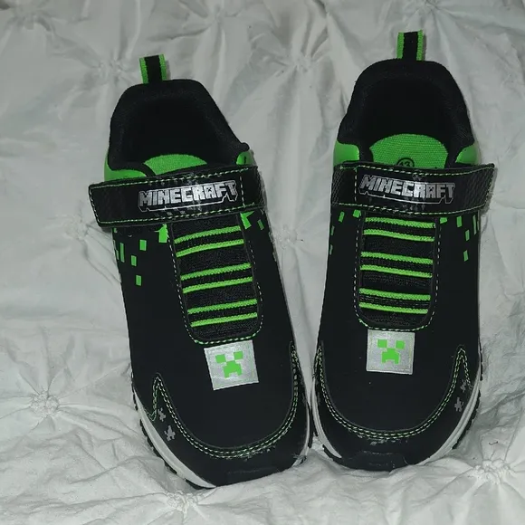 Minecraft Size 13 Kid Boy Shoes - Black and Green NWOT