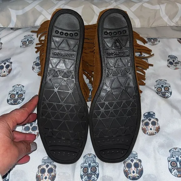 Minnetonka NWOT Size 8 Stylish Brown Suede Fringe Boots.