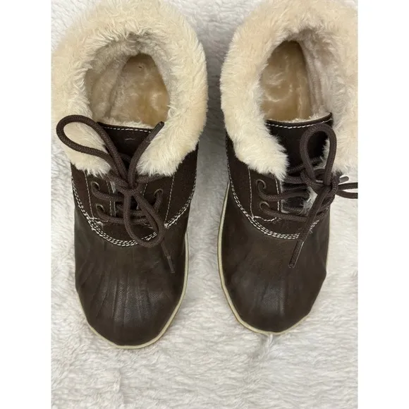 Minnetonka Tega Duck Boots Faux Fur Lined Ankle Booties Size 6