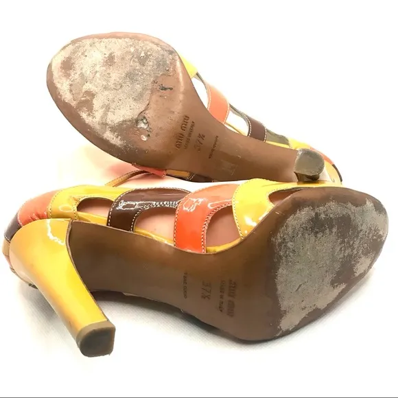 MIU MIU ORANGE, BEIGE &amp; BROWN PATENT LEATHER PEEP TOE MARY JANE HEELS (37.5)