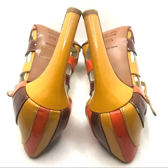 MIU MIU ORANGE, BEIGE &amp; BROWN PATENT LEATHER PEEP TOE MARY JANE HEELS (37.5)