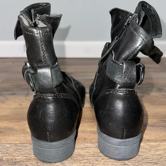 Miz Mooz Storm Black Leather Buckle Ankle Boots 38 Moldable Cuff Moto Style