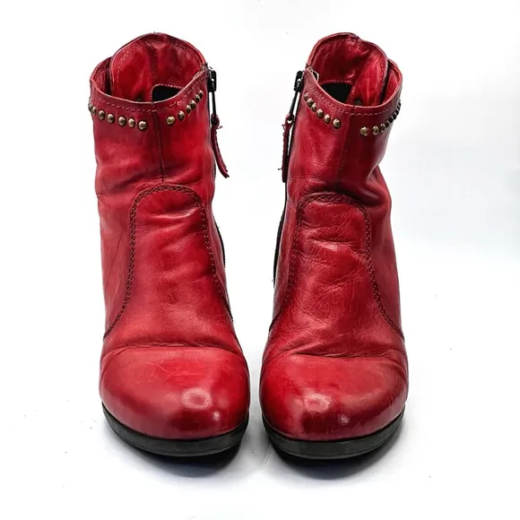 MJUS Leather studded heeled Booties Size 39