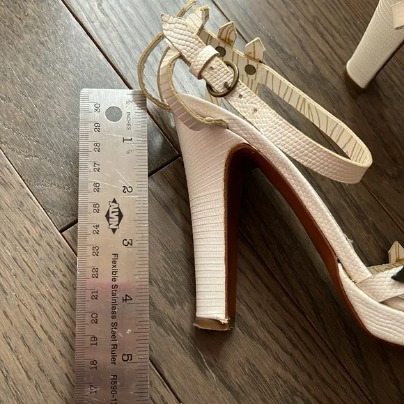 Moschino White Picket Fence Novelty Heels (EU 37)