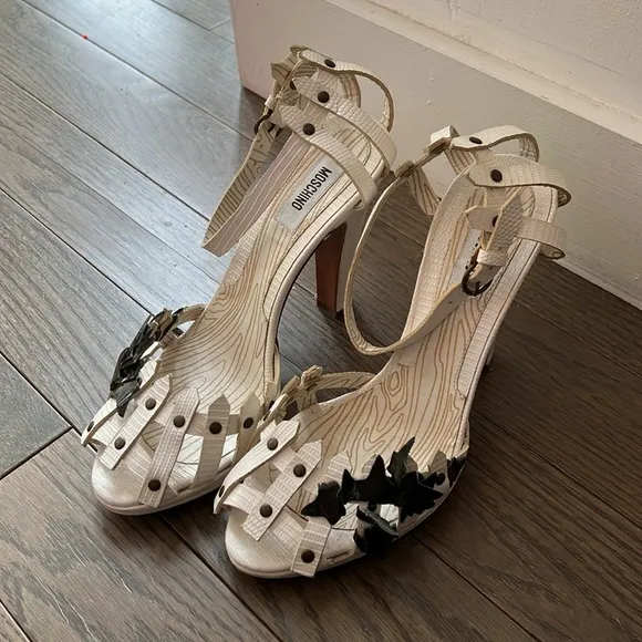 Moschino White Picket Fence Novelty Heels (EU 37)