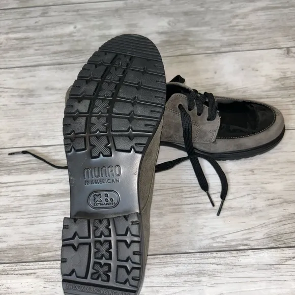 Munro Gray and Black Womens Shoes Size 8.5 NWOT
