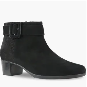 Munro Women's Black suede Ankle Boots