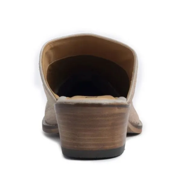 MYRA-XIMENA RANCH MULES IN IVORY
