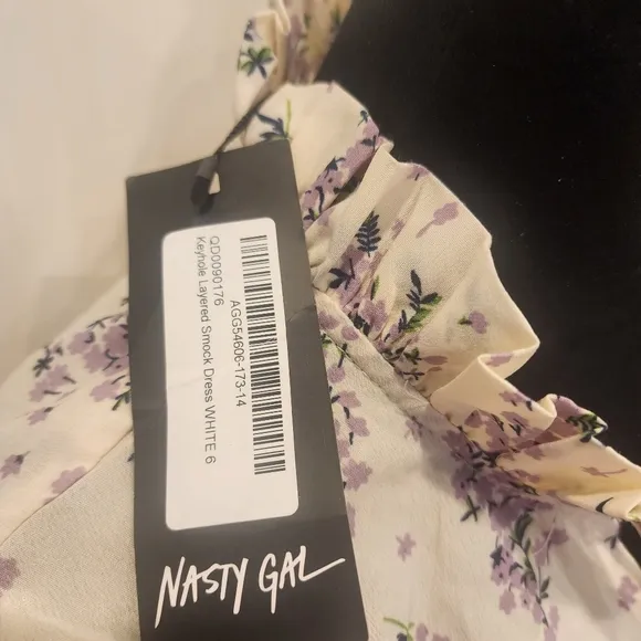 [Nasty Gal]- BRAND NEW size 02 keyhole smocked layered dress,  purple 💜flowers.