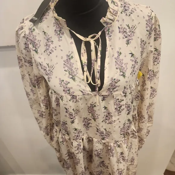 [Nasty Gal]- BRAND NEW size 02 keyhole smocked layered dress,  purple 💜flowers.